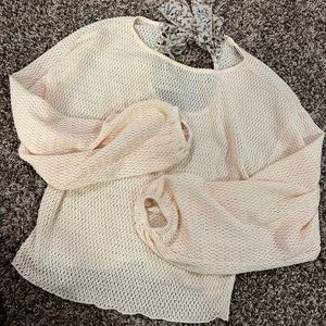 Gimmicks sweater with bow detail, Size small